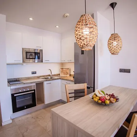 Serenity Amadores Hotel apartamentowy 3*